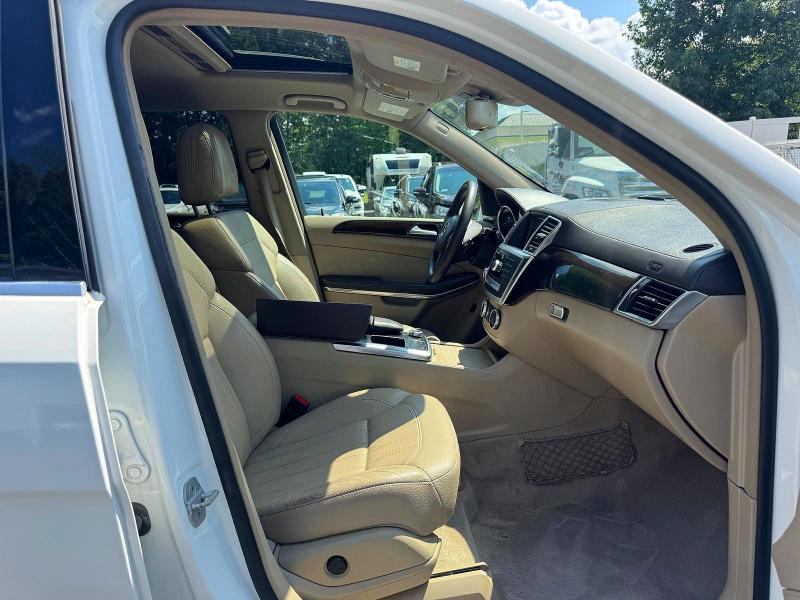 Photo 10 from auction – 2014 MERCEDES-BENZ GL with VIN 4JGDF7CE0EA302336