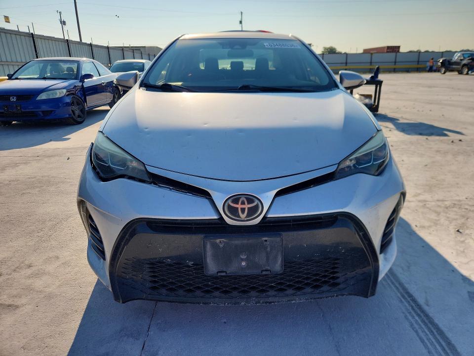 Снимка 5 от търг – 2017 TOYOTA COROLLA с VIN 5YFBURHE1HP674256