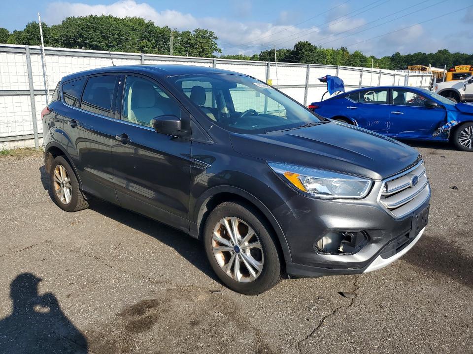 Photo 4 from auction – 2019 FORD ESCAPE with VIN 1FMCU9GD8KUB98896