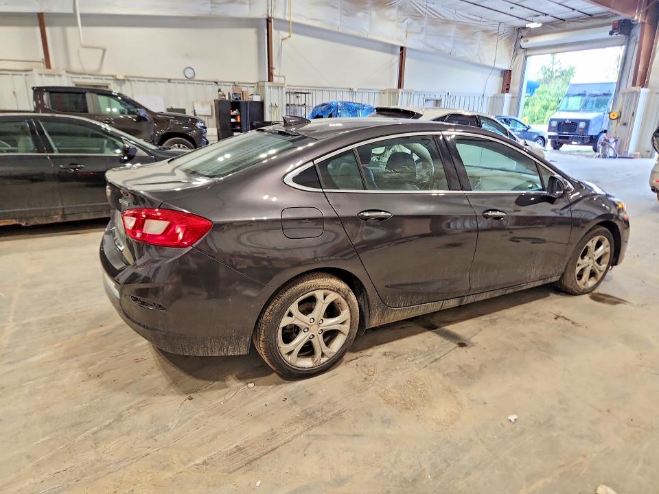 Photo 3 from auction – 2017 CHEVROLET CRUZE with VIN 1G1BF5SM4H7248378