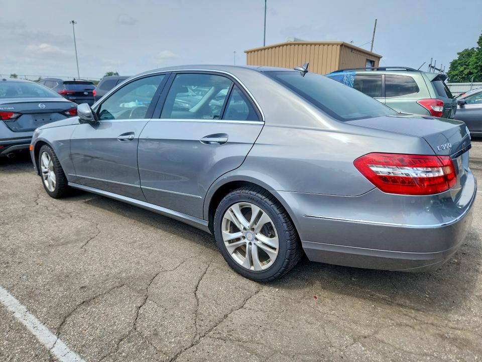 Photo 2 from auction – 2011 MERCEDES-BENZ E with VIN WDDHF8HB2BA266998
