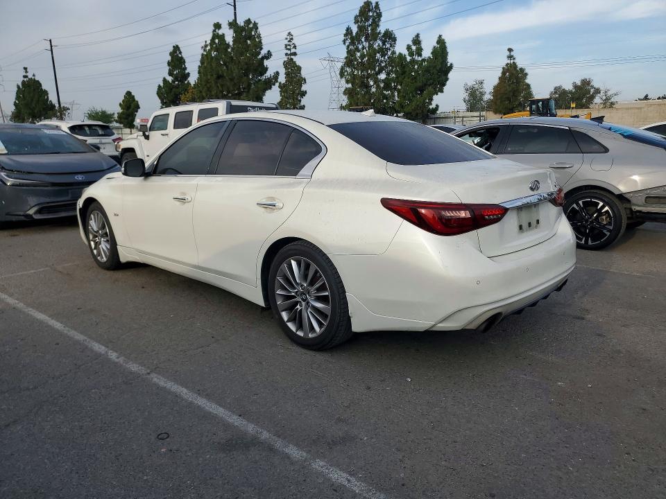 Photo 2 from auction – 2018 INFINITI Q50 with VIN JN1EV7AP4JM358159