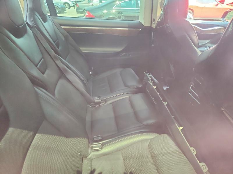Photo 11 from auction – 2016 TESLA MODEL X with VIN 5YJXCAE41GF010782