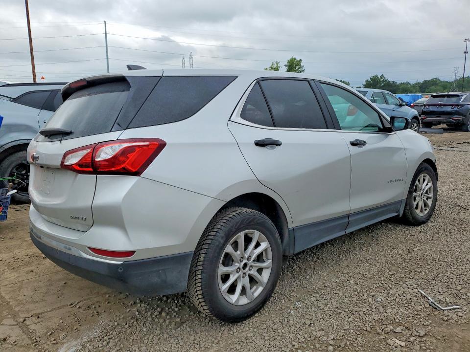 Photo 3 from auction – 2020 CHEVROLET EQUINOX with VIN 3GNAXTEV6LS604873