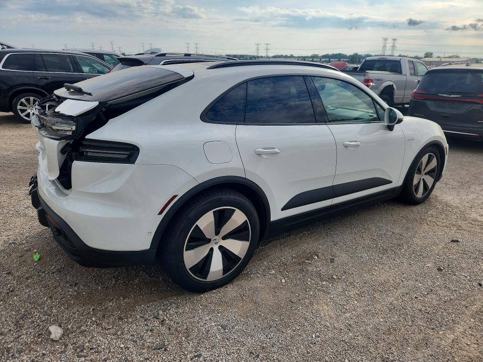Photo 3 from auction – 2025 PORSCHE MACAN with VIN WP1AA2XA1SL000355
