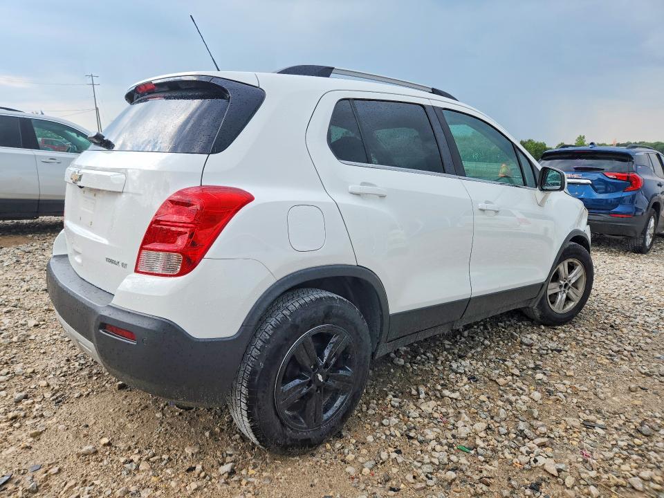 Photo 3 from auction – 2016 CHEVROLET TRAX with VIN KL7CJLSB7GB646917