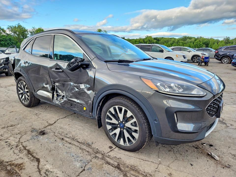 Photo 4 from auction – 2020 FORD ESCAPE with VIN 1FMCU9H98LUB54165