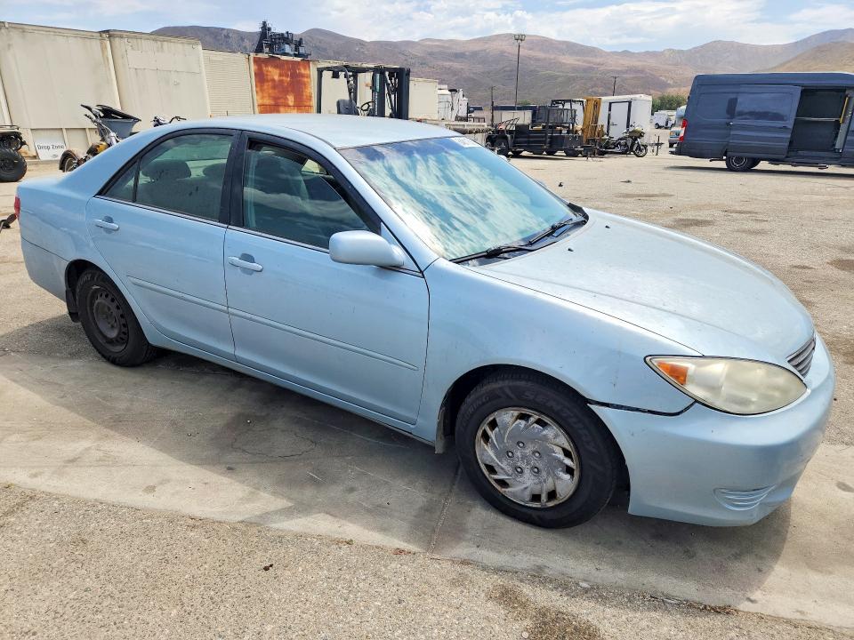 Photo 4 from auction – 2005 TOYOTA CAMRY with VIN 4T1BE30K55U619752