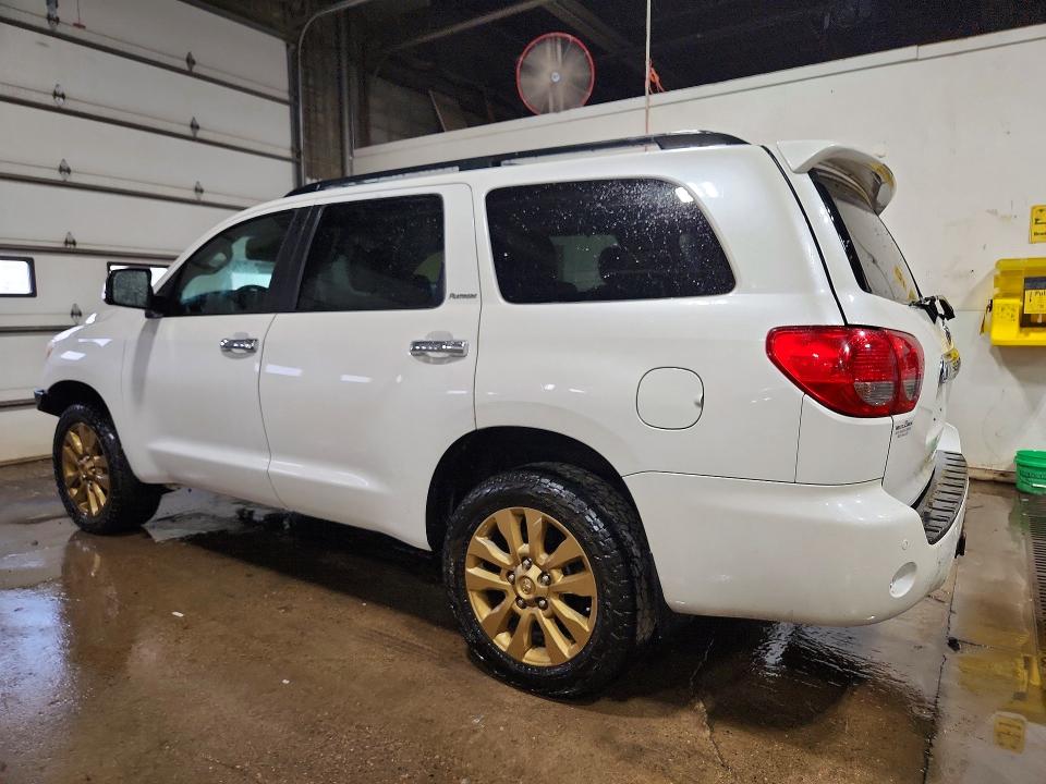 Photo 2 from auction – 2013 TOYOTA SEQUOIA with VIN 5TDDW5G10DS084576