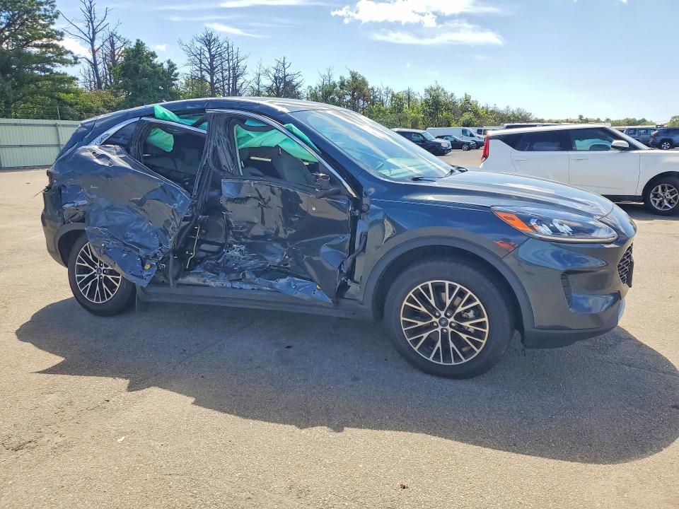 Photo 4 from auction – 2022 FORD ESCAPE with VIN 1FMCU0EZ1NUA18527