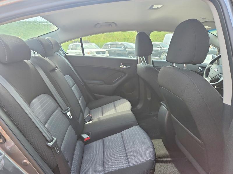 Photo 10 from auction – 2016 KIA FORTE with VIN KNAFX4A8XG5504986