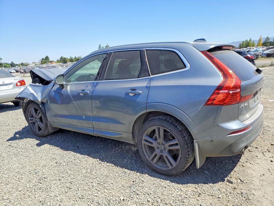 Photo 2 from auction – 2018 VOLVO XC60 with VIN LYV102RK9JB113843