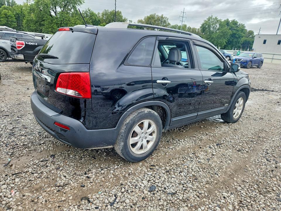 Photo 3 from auction – 2012 KIA SORENTO with VIN 5XYKTDA26CG212570