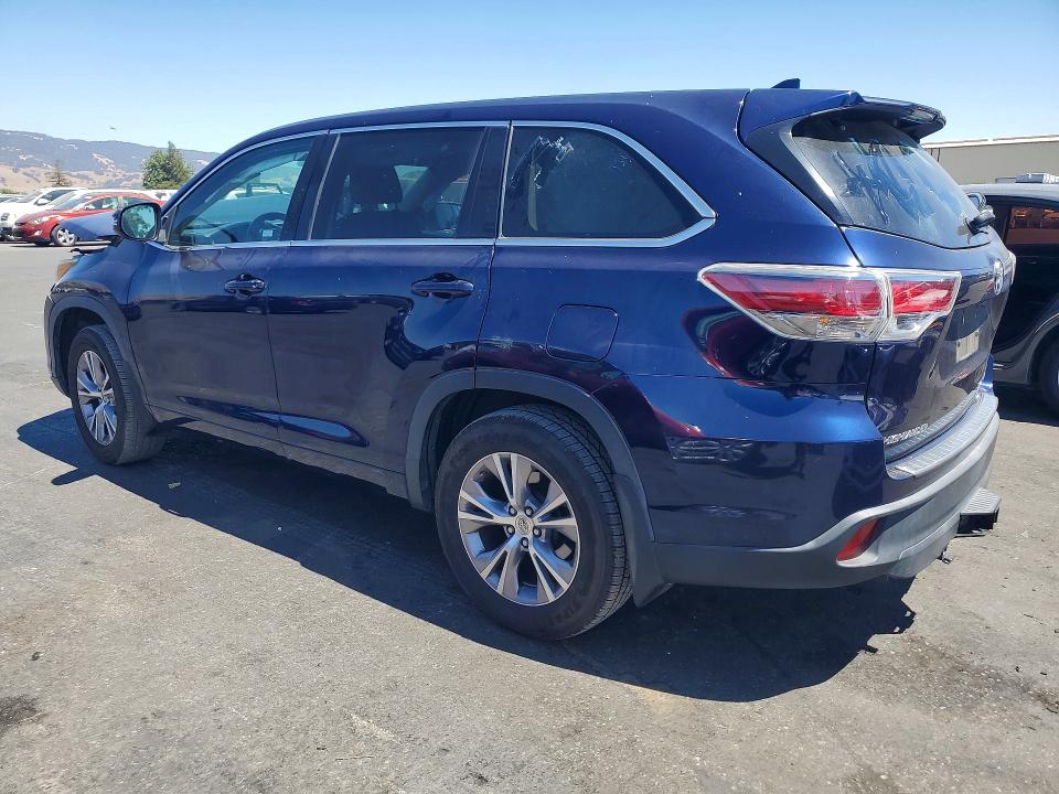 Photo 2 from auction – 2015 TOYOTA HIGHLANDER with VIN 5TDBKRFH4FS219912
