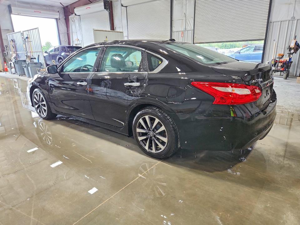 Photo 2 from auction – 2017 NISSAN ALTIMA with VIN 1N4AL3AP7HC238372