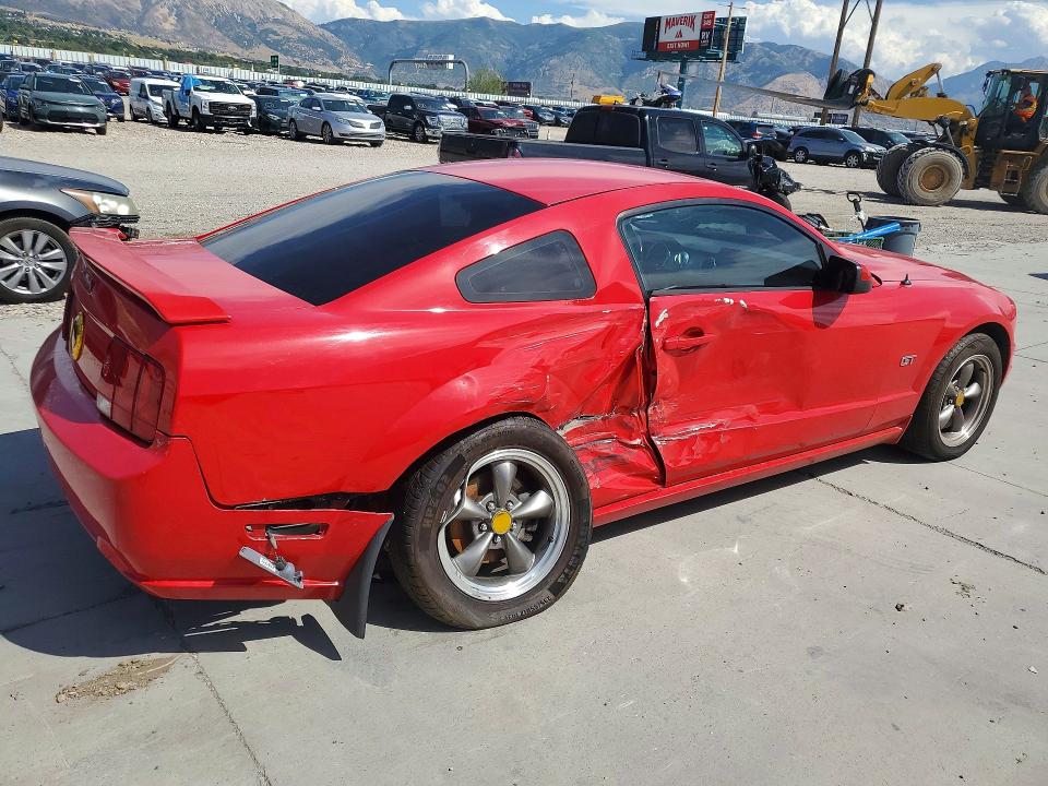 Photo 3 from auction – 2005 FORD MUSTANG with VIN 1ZVHT82H855228797