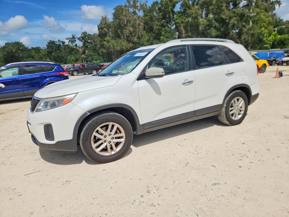 KIA SORENTO 2015 with VIN 5XYKT4A73FG635977 - Photo from auction