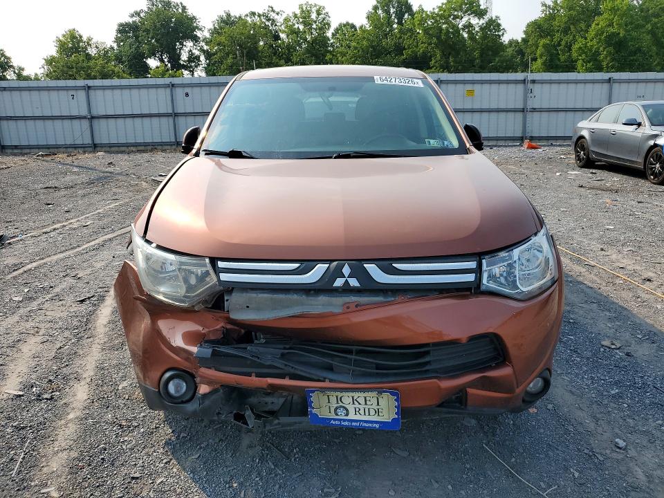 Photo 5 from auction – 2014 MITSUBISHI OUTLANDER with VIN JA4AD3A39EZ009523