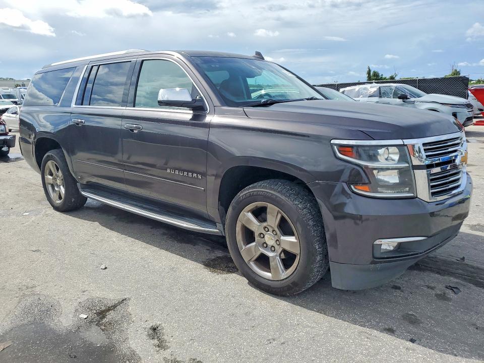 Снимка 4 от търг – 2017 CHEVROLET SUBURBAN с VIN 1GNSKJKC9HR149313