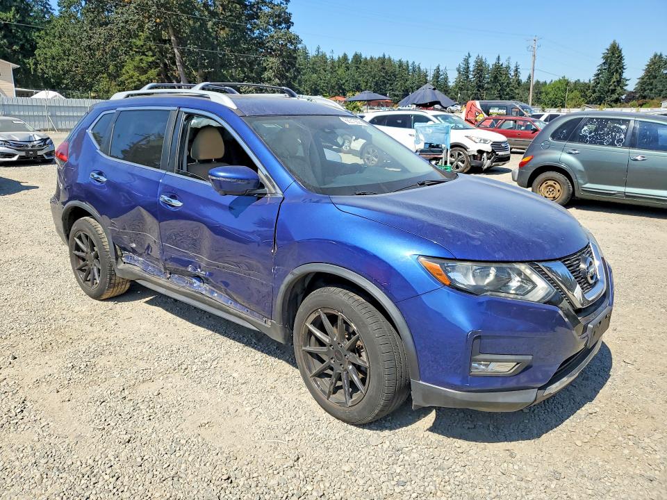 Photo 4 from auction – 2017 NISSAN ROGUE with VIN 5N1AT2MV4HC769846