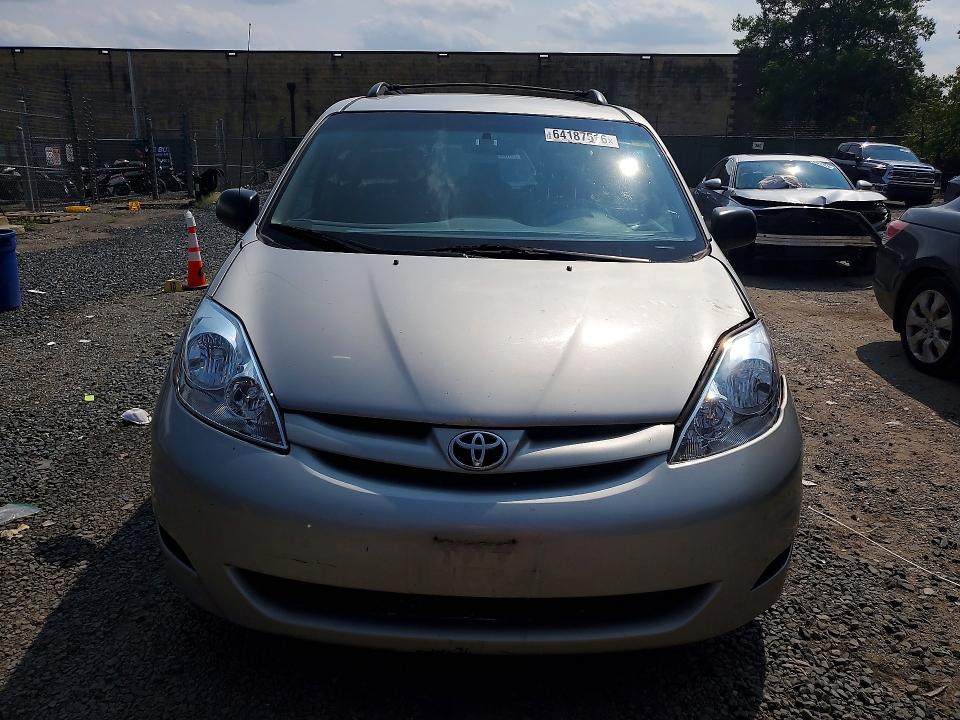 Photo 5 from auction – 2006 TOYOTA SIENNA with VIN 5TDZA23C86S557461