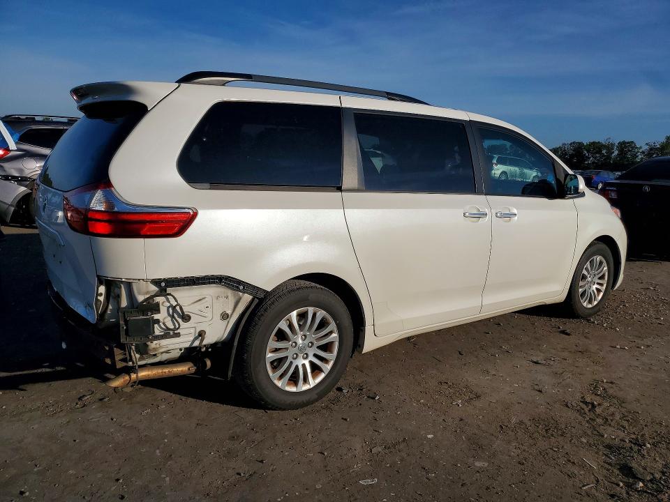 Photo 3 from auction – 2016 TOYOTA SIENNA with VIN 5TDYK3DC2GS720670