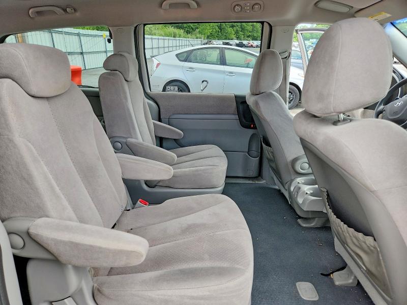 Photo 11 from auction – 2008 HYUNDAI ENTOURAGE with VIN KNDMC233986046557