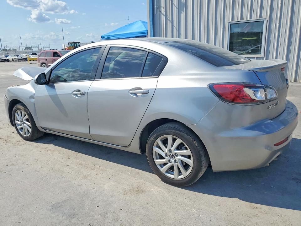 Photo 2 from auction – 2013 MAZDA 3 with VIN JM1BL1V72D1775752