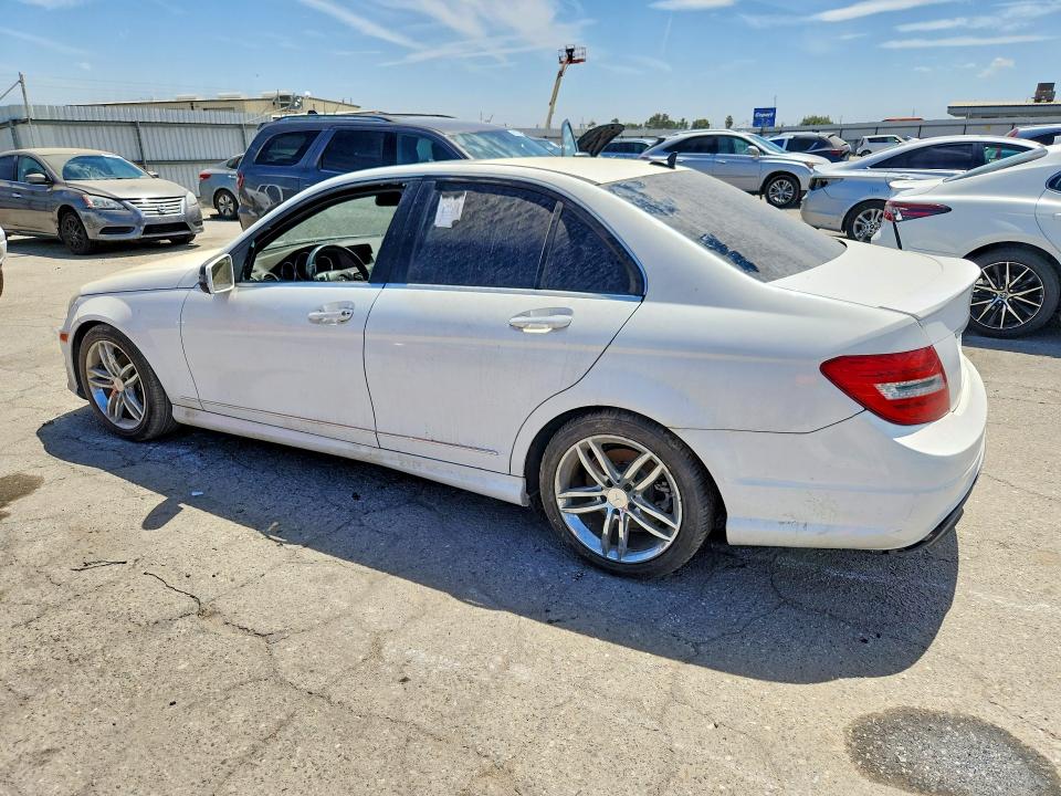 Photo 2 from auction – 2014 MERCEDES-BENZ C with VIN WDDGF4HBXER315293