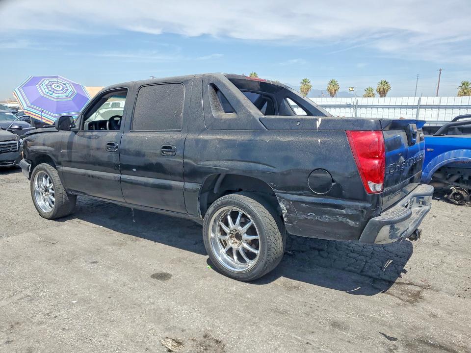 Photo 2 from auction – 2004 CHEVROLET AVALANCHE with VIN 3GNEC12T04G127625