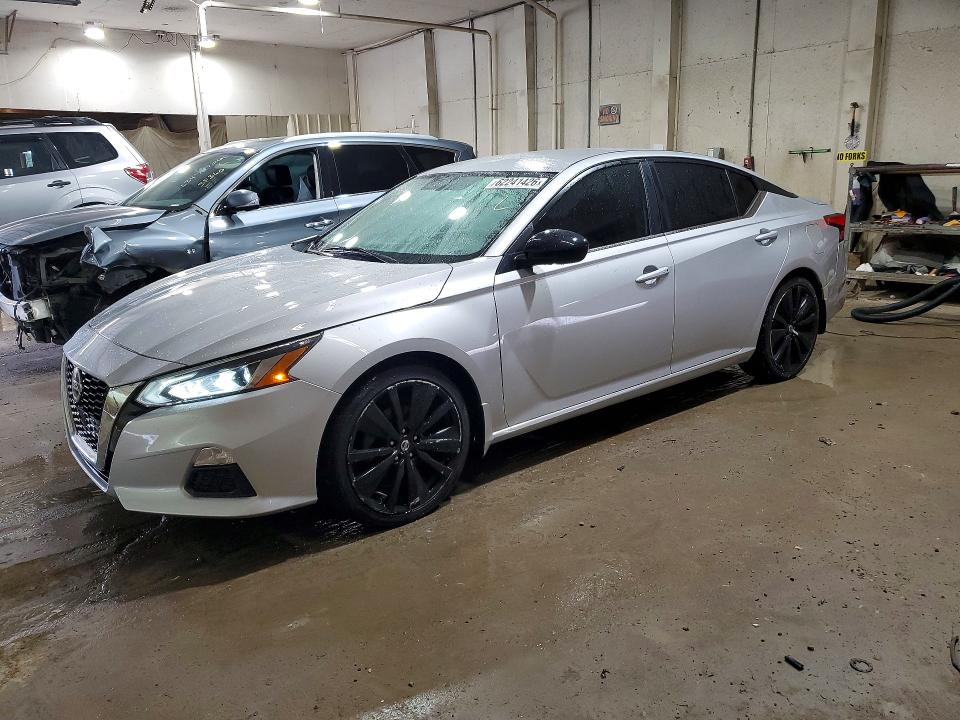 NISSAN ALTIMA 2019 with VIN 1N4BL4CV0KN323670 - Photo from auction