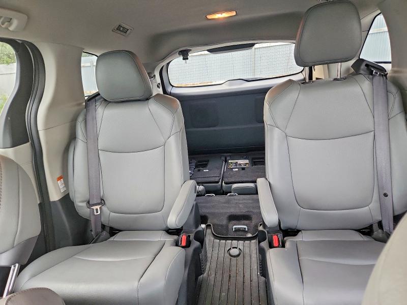 Photo 10 from auction – 2024 TOYOTA SIENNA with VIN 5TDYSKFC4RS135101