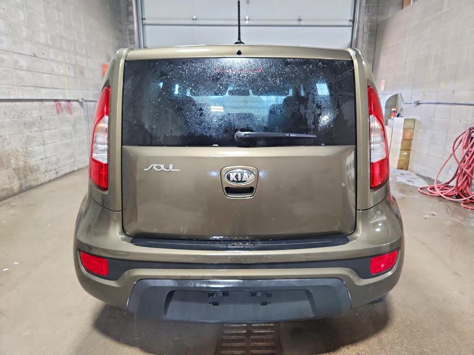 Photo 6 from auction – 2013 KIA SOUL with VIN KNDJT2A53D7490089