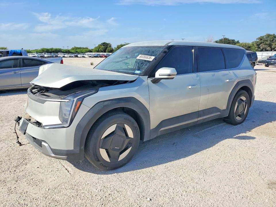 KIA EV9 2024 con VIN KNDAA5S20R6028131 - Foto de la subasta