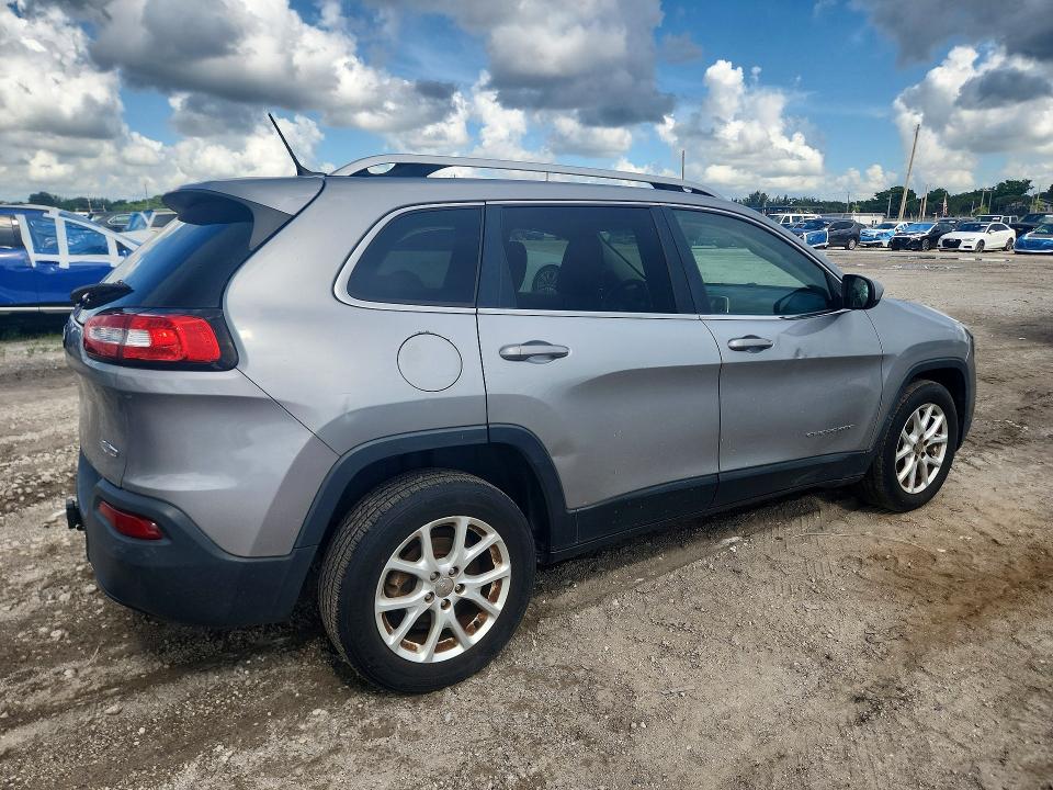 Photo 3 from auction – 2016 JEEP CHEROKEE with VIN 1C4PJLCB1GW373937