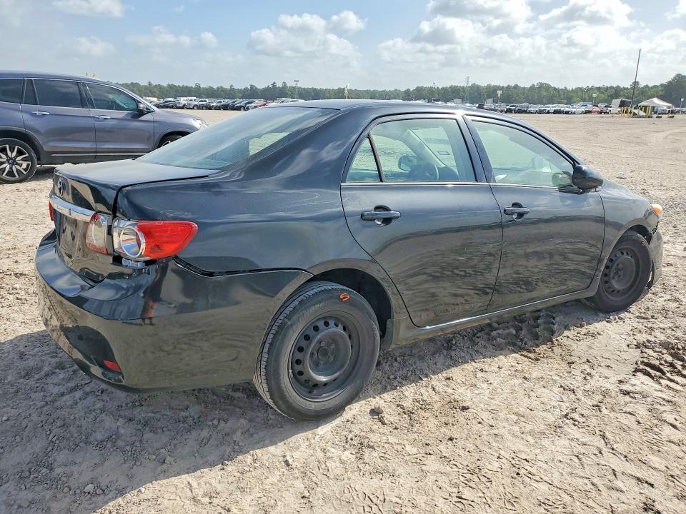 Photo 3 from auction – 2013 TOYOTA COROLLA with VIN 5YFBU4EE1DP122628