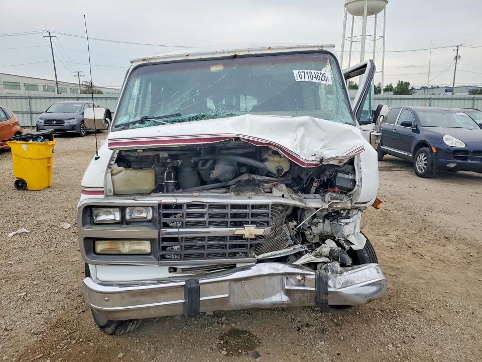 Photo 5 from auction – 1992 CHEVROLET SPORTVAN / VAN with VIN 1GBEG25K5N7116076