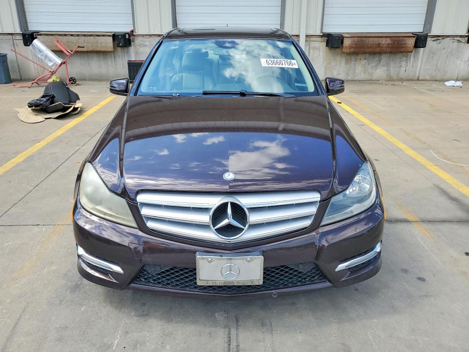 Photo 5 from auction – 2012 MERCEDES-BENZ C with VIN WDDGF8BB4CA618100