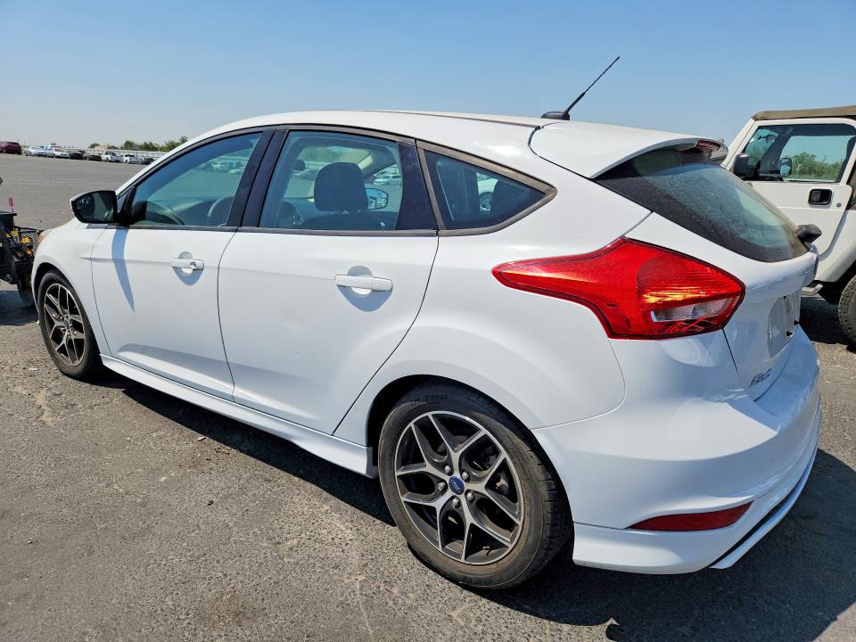 Photo 2 from auction – 2015 FORD FOCUS with VIN 1FADP3K2XFL222054