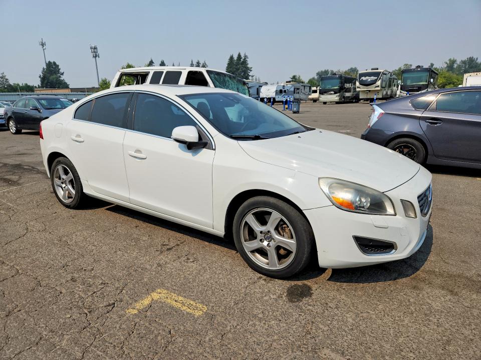 Photo 4 from auction – 2013 VOLVO S60 with VIN YV1612FH2D2204738