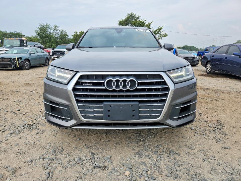 Photo 5 from auction – 2017 AUDI Q7 with VIN WA1AAAF75HD028063