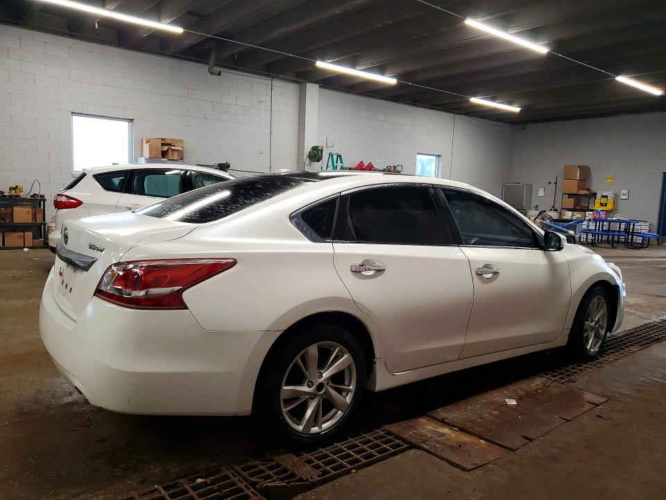 Photo 3 from auction – 2013 NISSAN ALTIMA with VIN 1N4BL3AP0DC200674