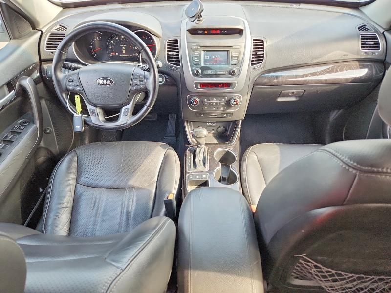 Photo 8 from auction – 2015 KIA SORENTO with VIN 5XYKU4A70FG647548