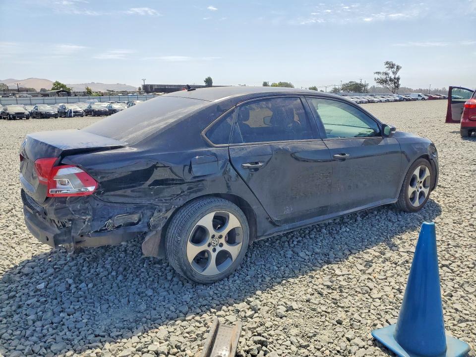 Photo 3 from auction – 2014 VOLKSWAGEN PASSAT with VIN 1VWAH7A36EC007214
