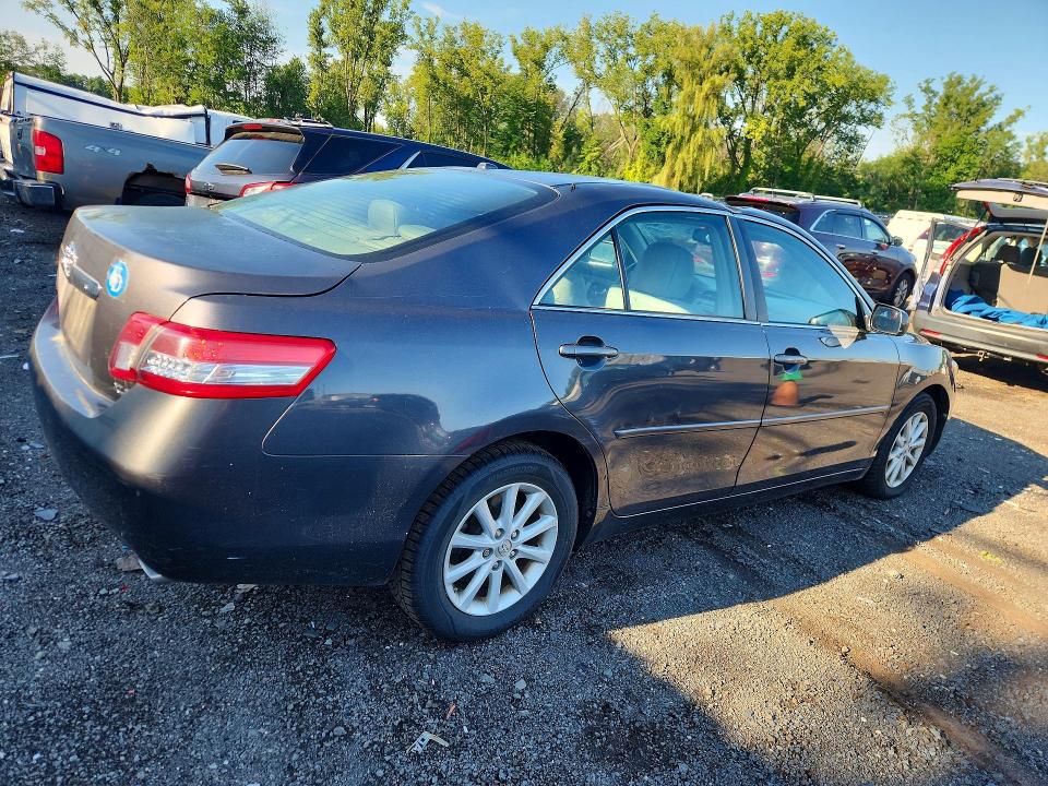 Photo 3 from auction – 2010 TOYOTA CAMRY with VIN 4T1BF3EK1AU005264