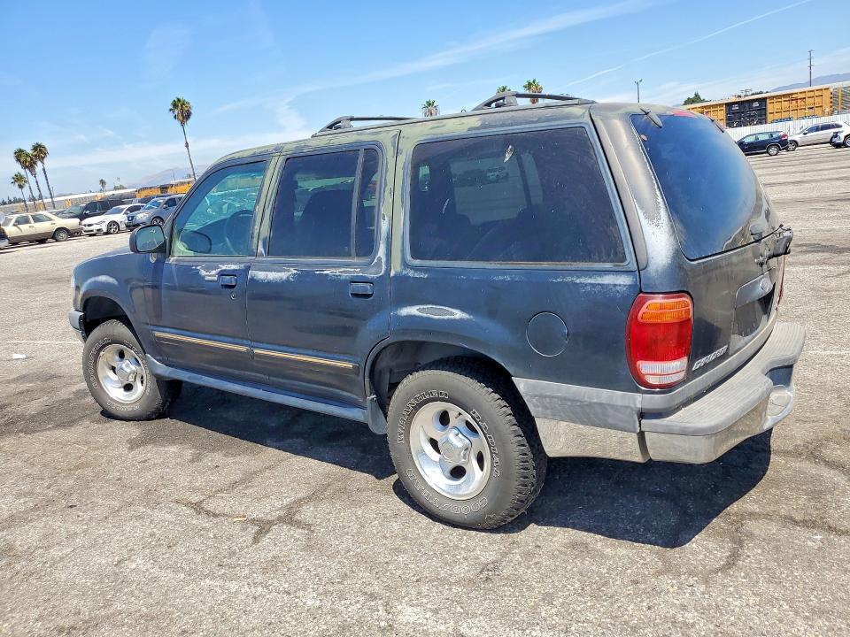 Photo 2 from auction – 2001 FORD EXPLORER with VIN 1FMZU63E01ZA43252