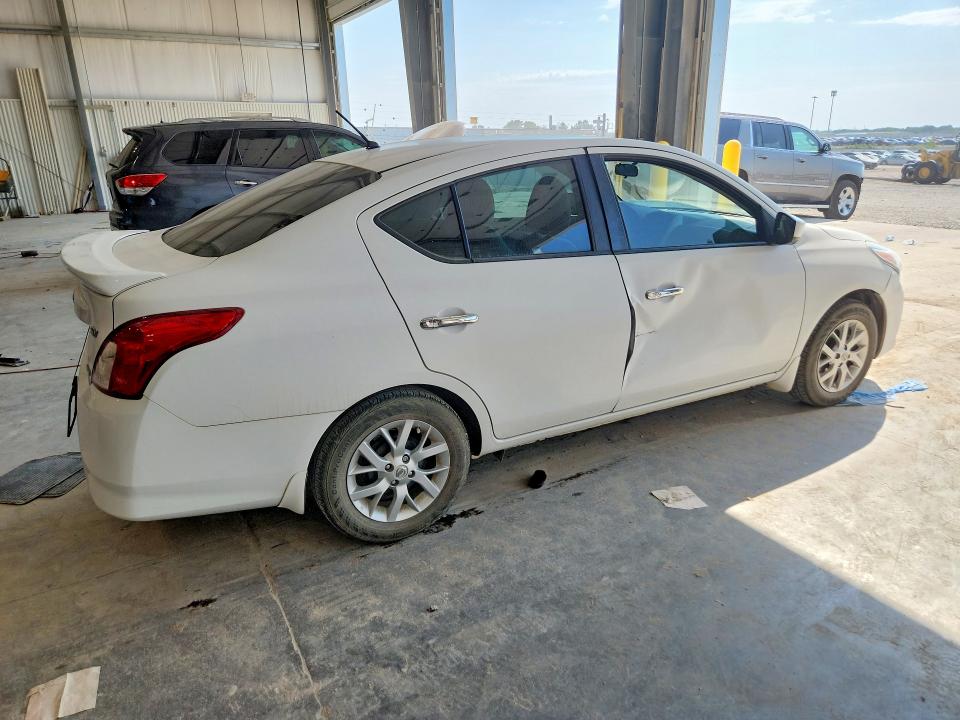 Photo 3 from auction – 2015 NISSAN VERSA with VIN 3N1CN7AP3FL947552