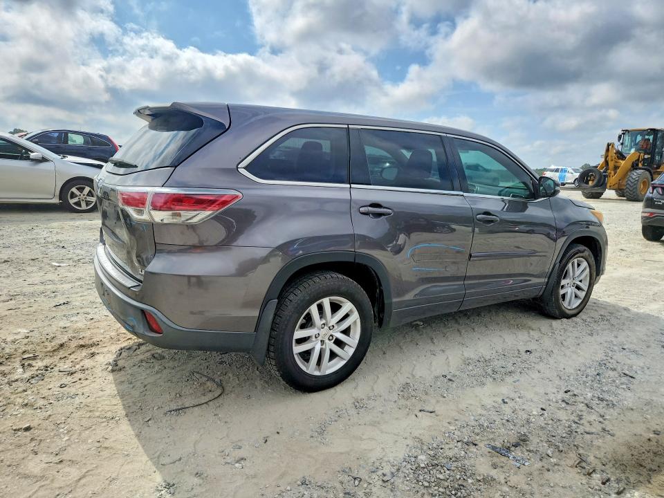 Photo 3 from auction – 2015 TOYOTA HIGHLANDER with VIN 5TDZARFH8FS009802