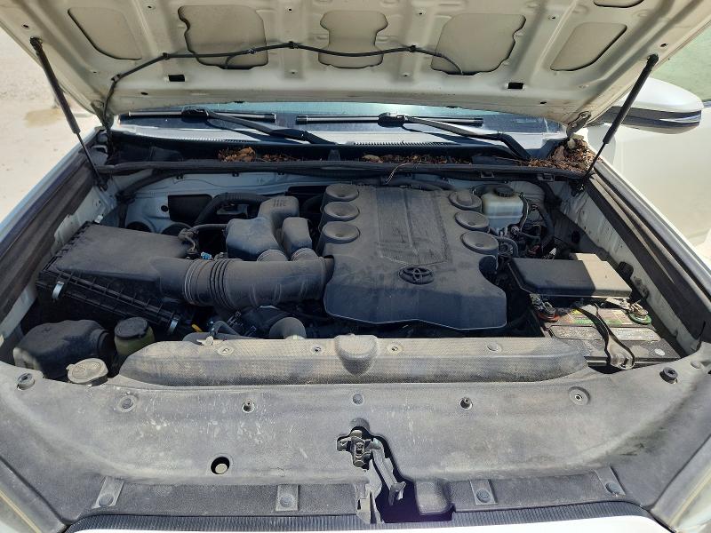 Снимка 11 от търг – 2014 TOYOTA 4RUNNER с VIN JTEBU5JR3E5184167