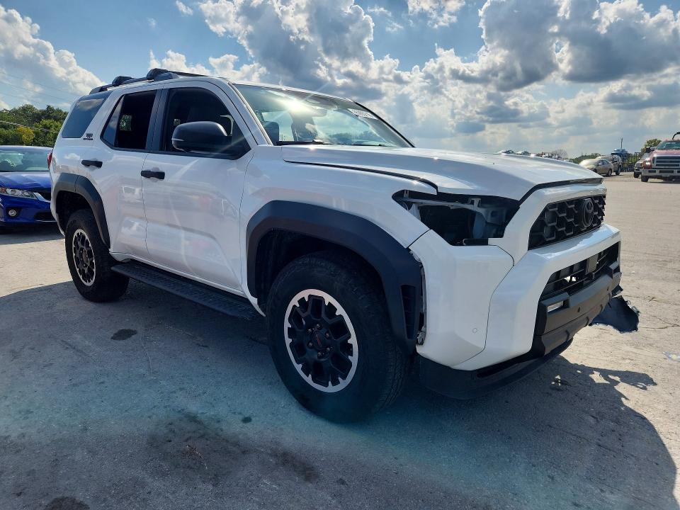 Photo 4 from auction – 2025 TOYOTA 4RUNNER with VIN JTEVA5BR3S5000426
